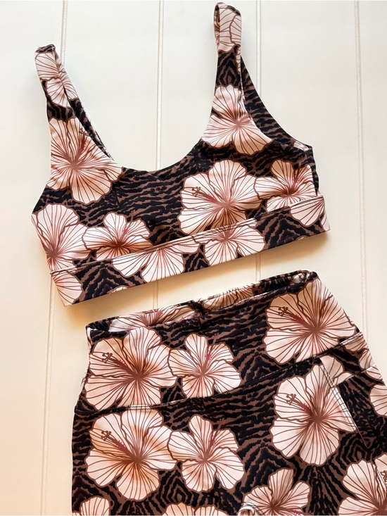 Benoa Swim Other - Benoa Active Set Floral Print Scoop Sports Bra